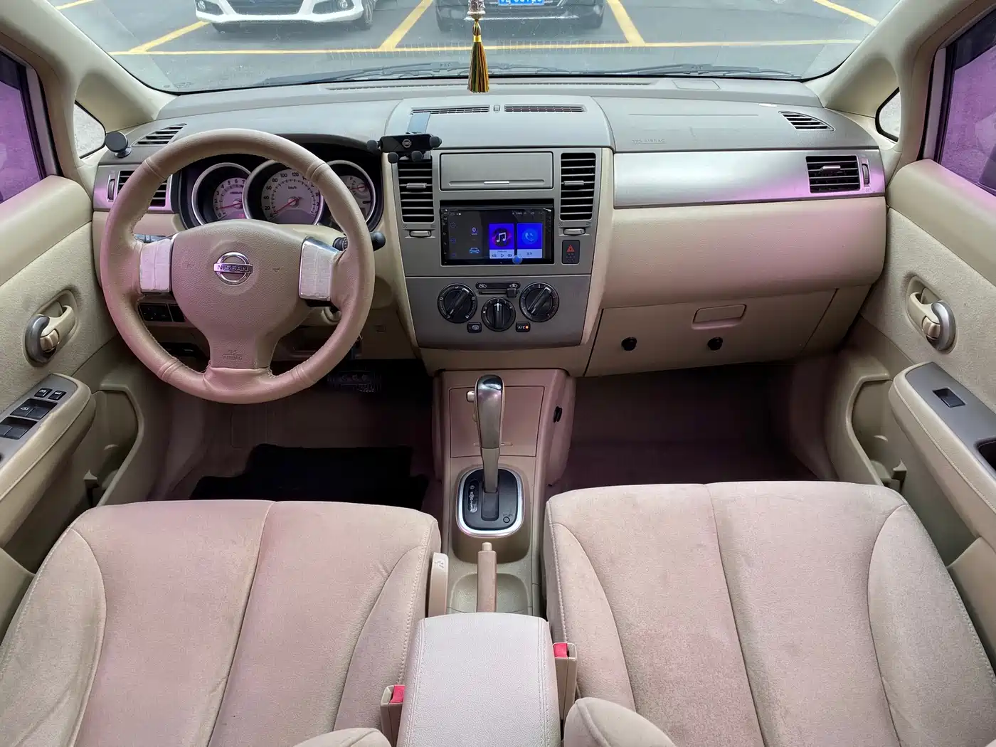 Photo 14 - Nissan Tiida