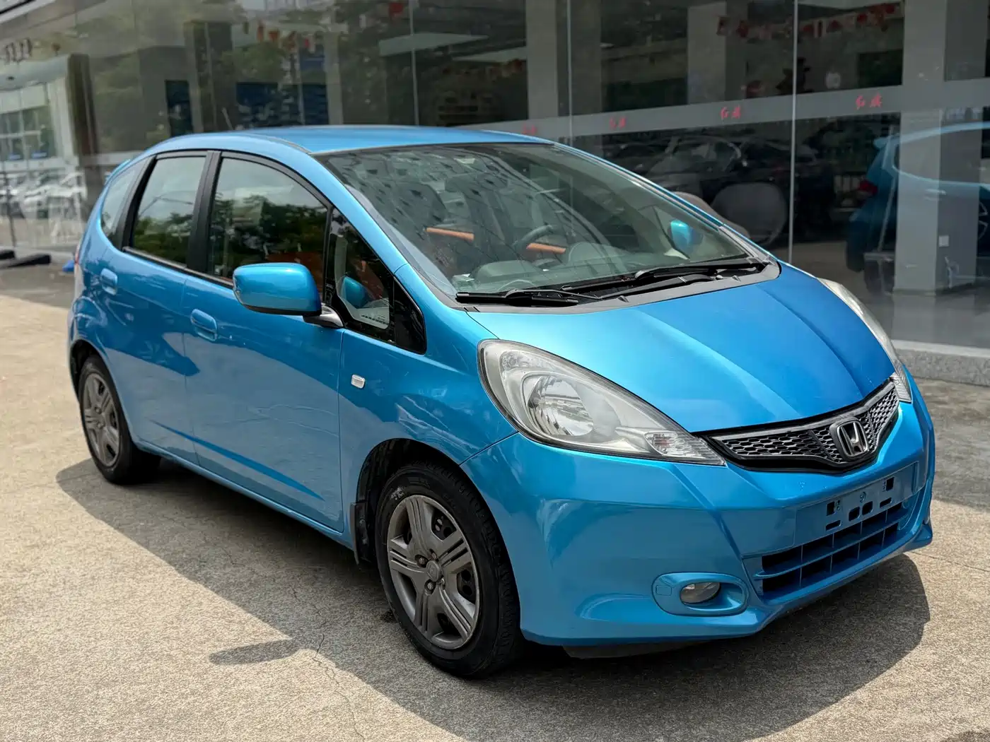 Фото 4 - Honda Fit