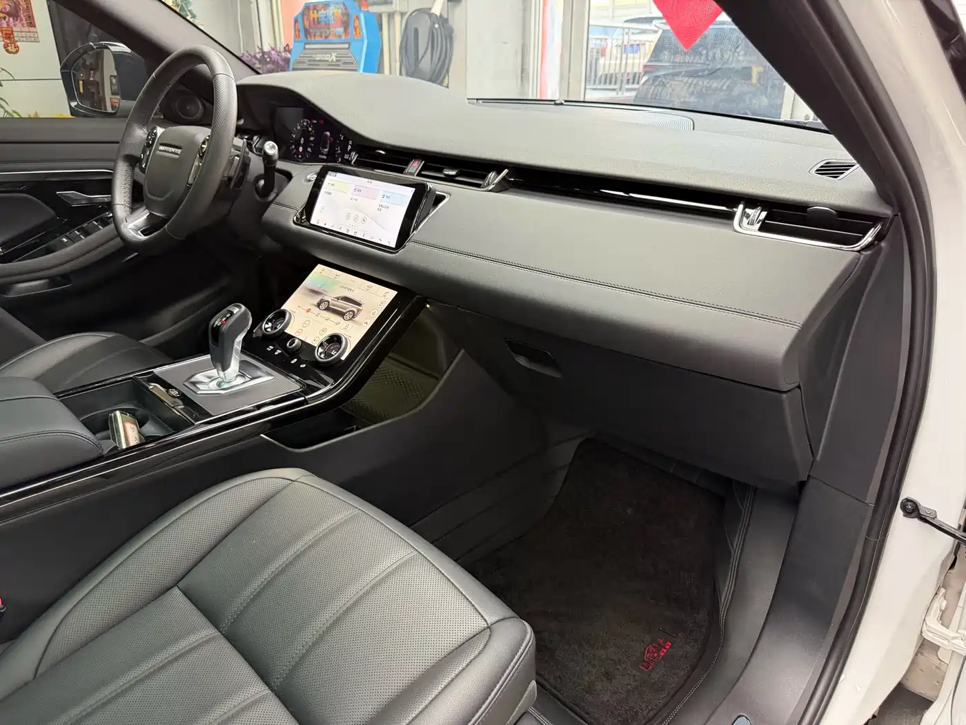 Land Rover Range Rover Evoque 2020 Model 249PS R-DYNAMIC S Gloss Black Sport Tech Edition фото 36