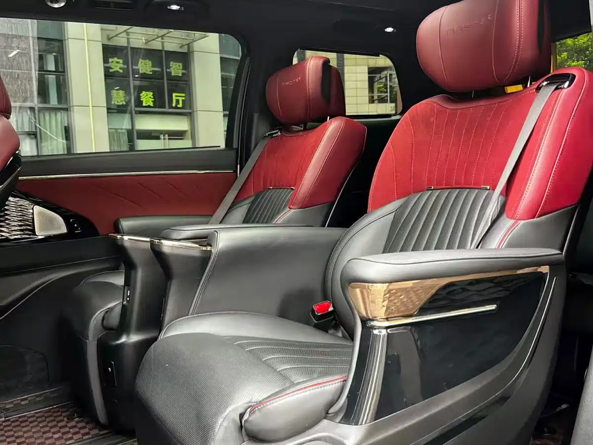 Фото 7 - GAC Trumpchi M8