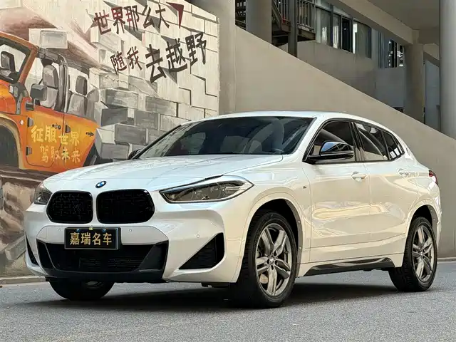 BMW X2 sDrive25i, M Спорт, чёрный пакет