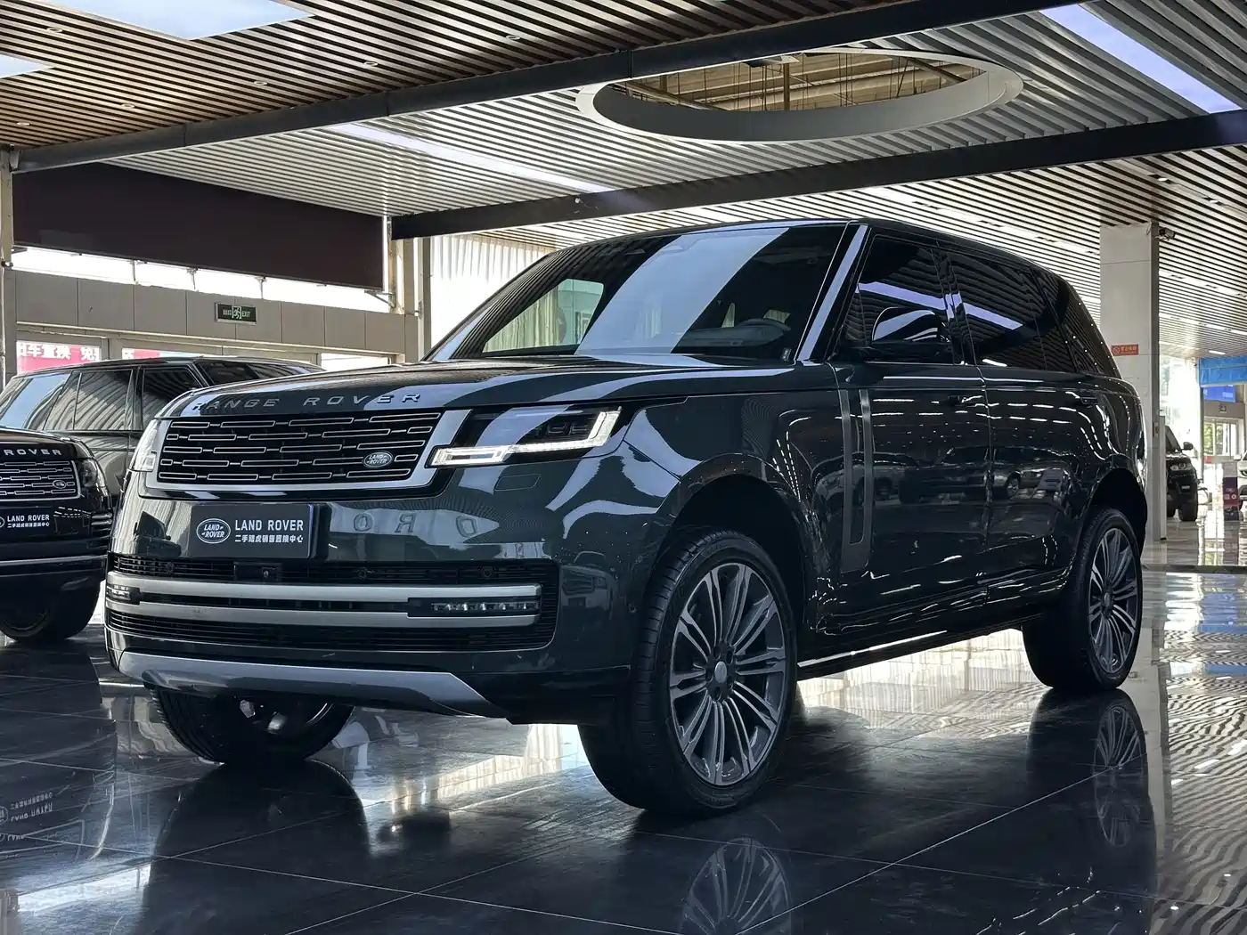 Land Rover Range Rover 2023 2023 3.0 L6 400PS Golden Age 7-Seater Long Wheelbase