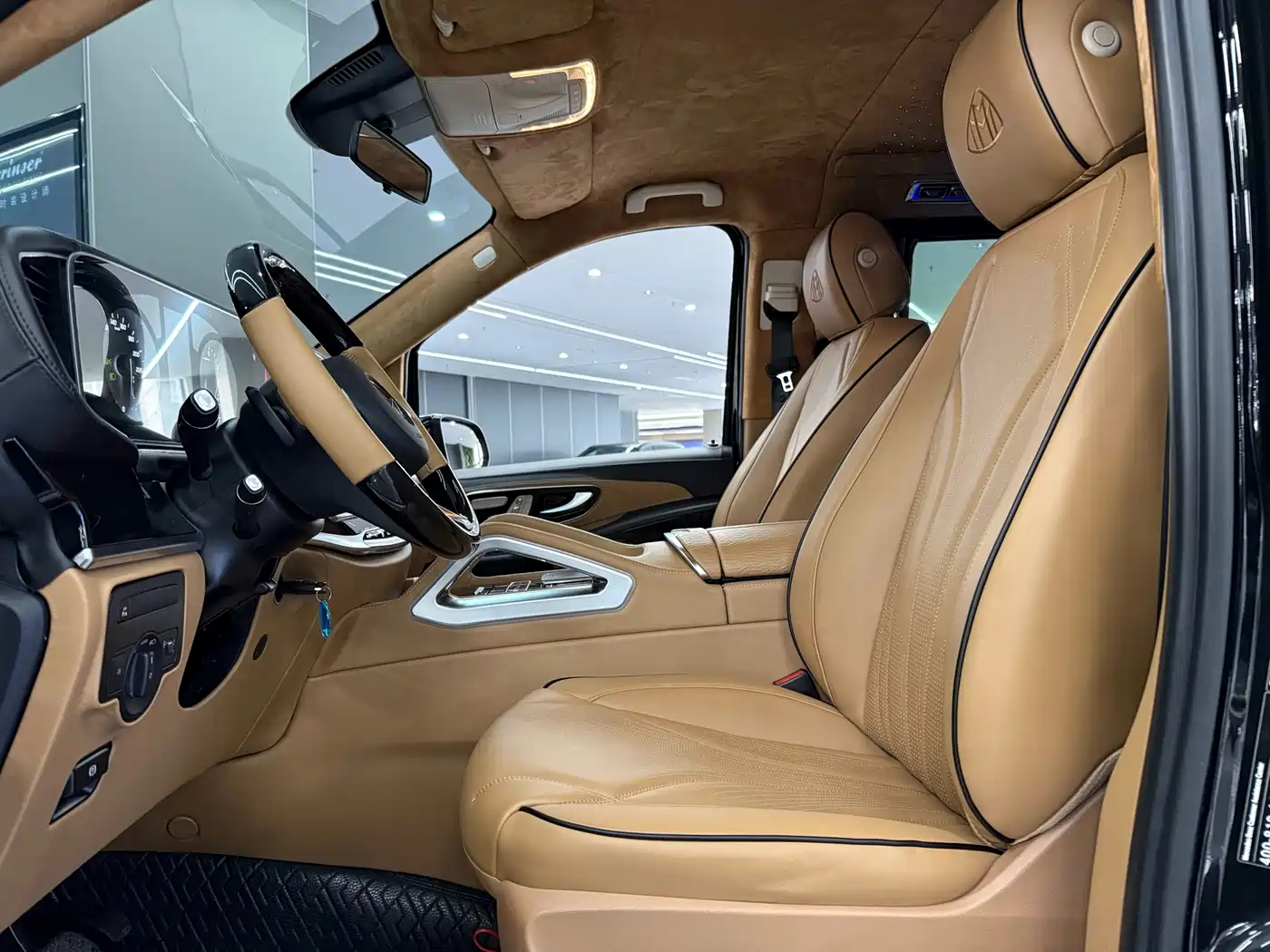 Mercedes-Benz Vito 2023 2.0T Business 7-Seater фото 10