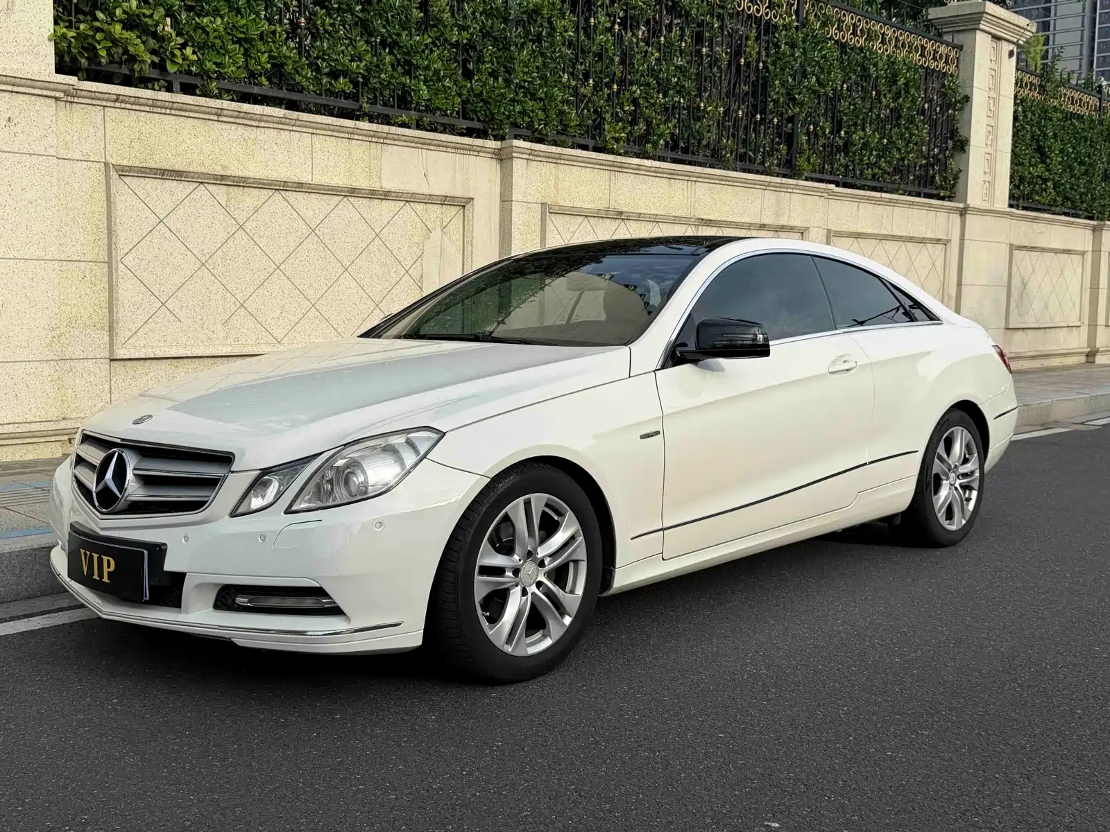 Фото 1 - Mercedes-Benz E-Class (Import)