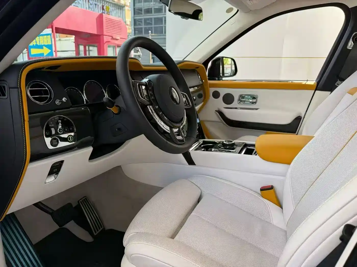 Photo 5 - Rolls-Royce Cullinan