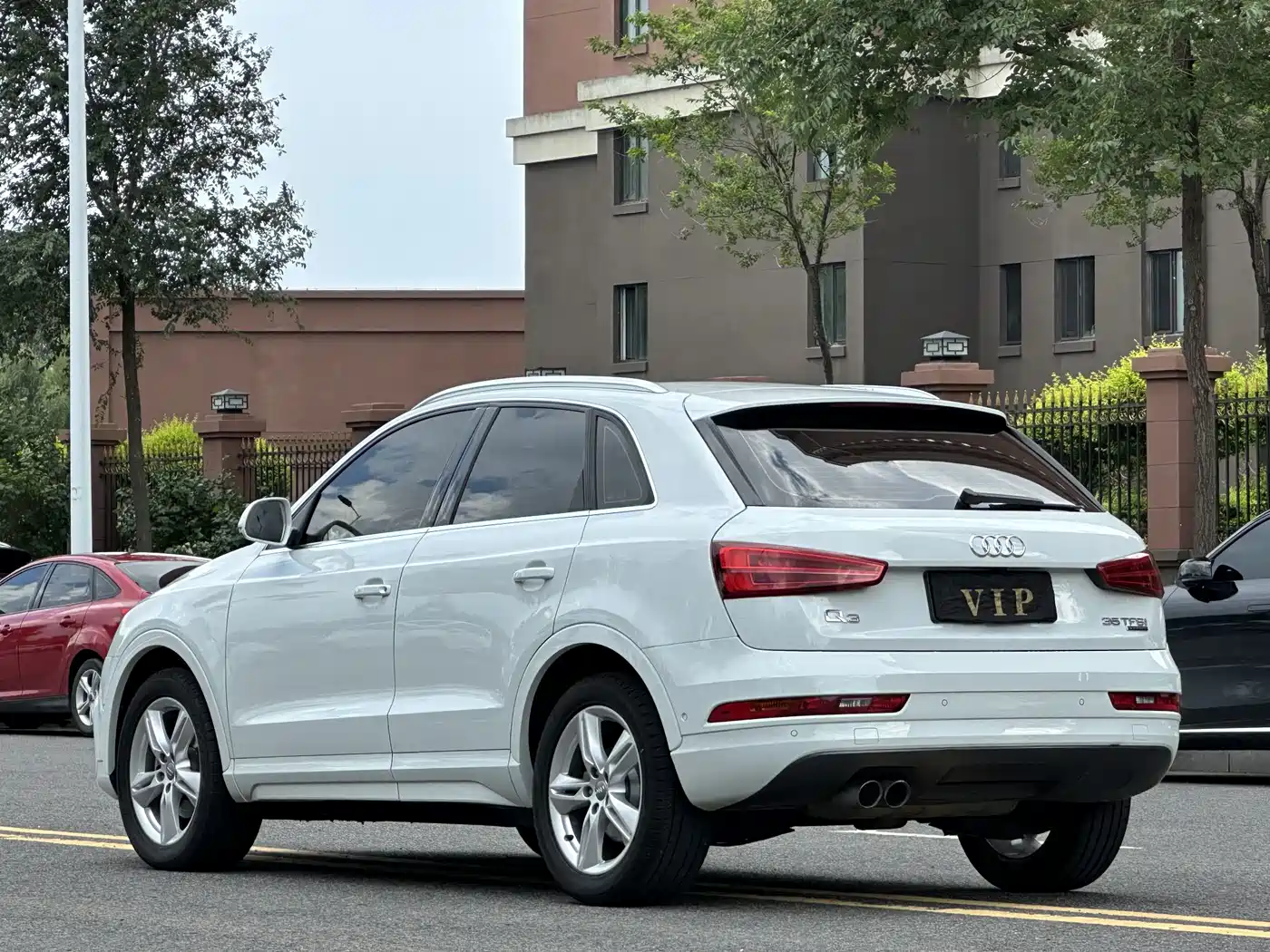 Фото 7 - Audi Q3