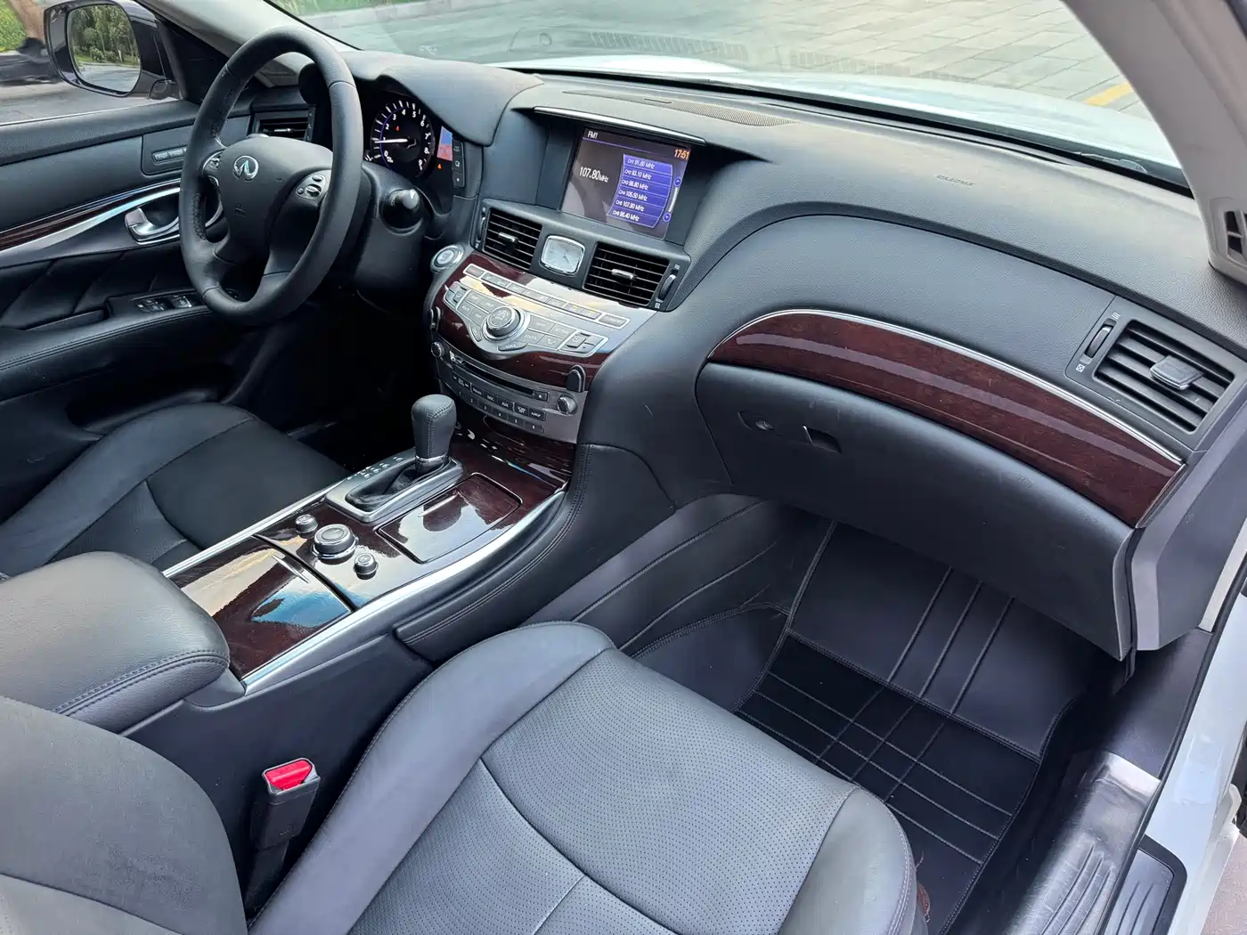 Фото 19 - Infiniti Q70