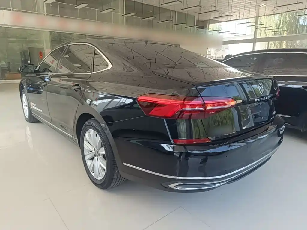 Фото 5 - Volkswagen Passat
