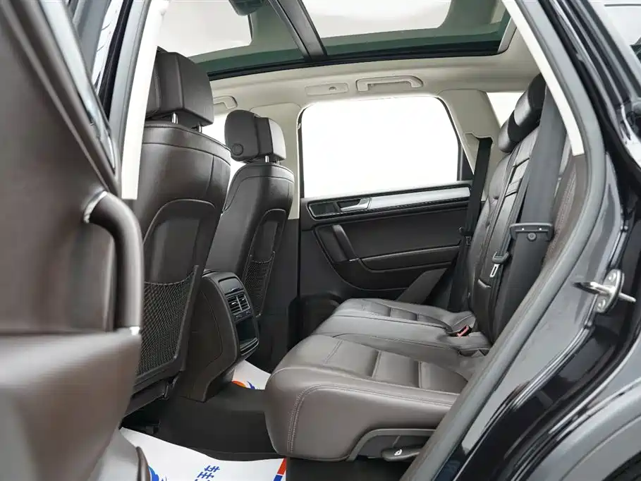 Volkswagen Touareg 2017 3.0TSI Explorer Edition фото 10
