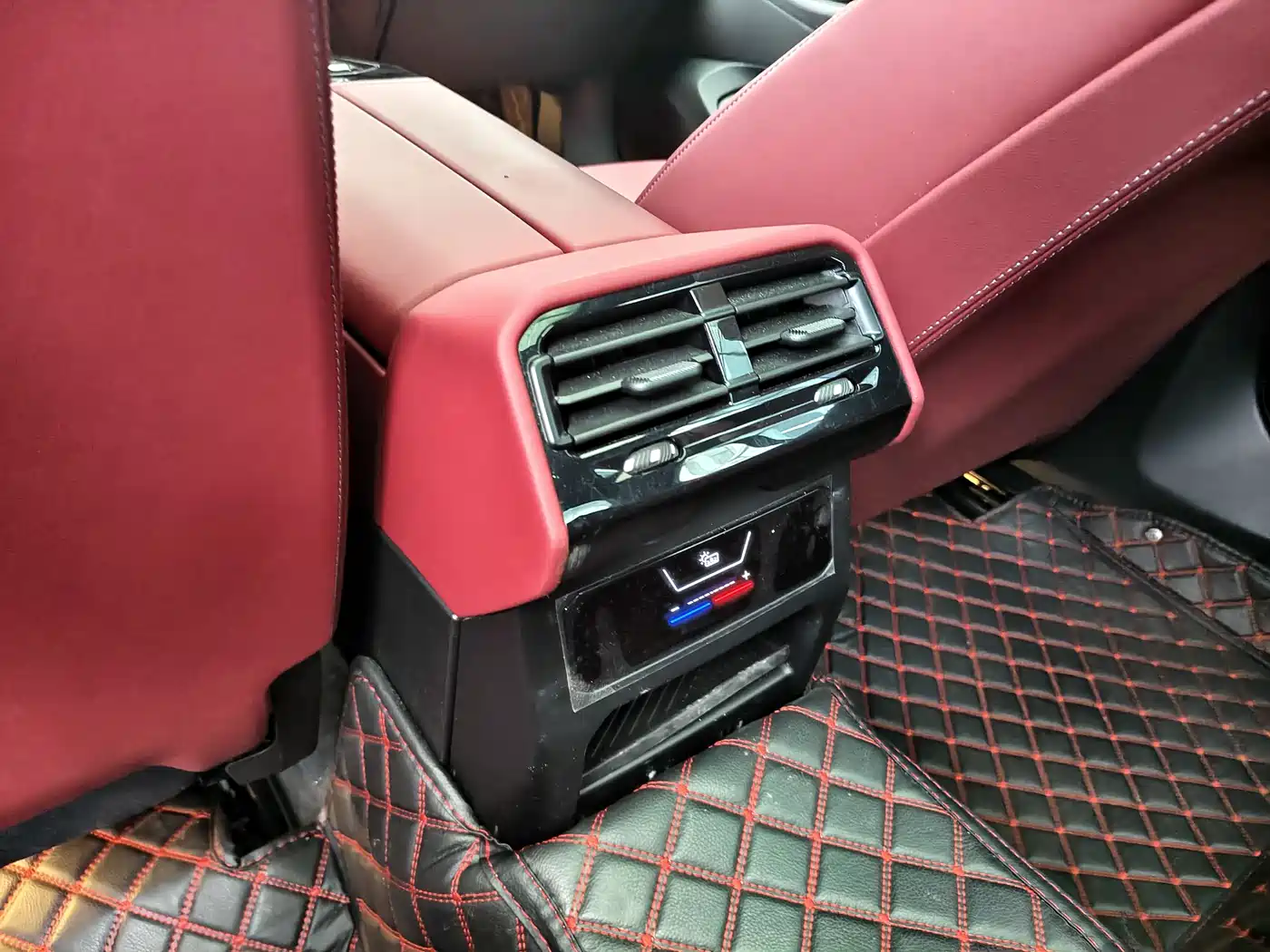 BMW 5 Series 2025 525Li M Sport Package фото 12