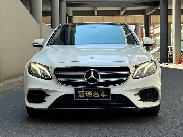 Mercedes-Benz E-Class 2018 E 200 L Sport — фото 2