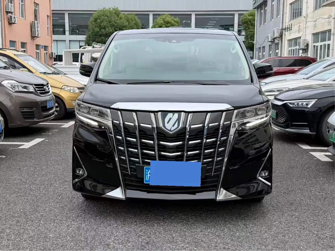 Toyota Alphard 2021 Hybrid 2.5L Luxury фото 2