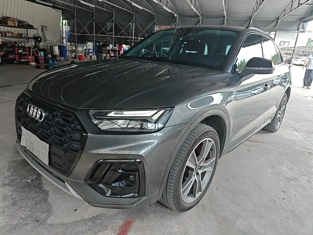 Фото 2 - Audi Q5L