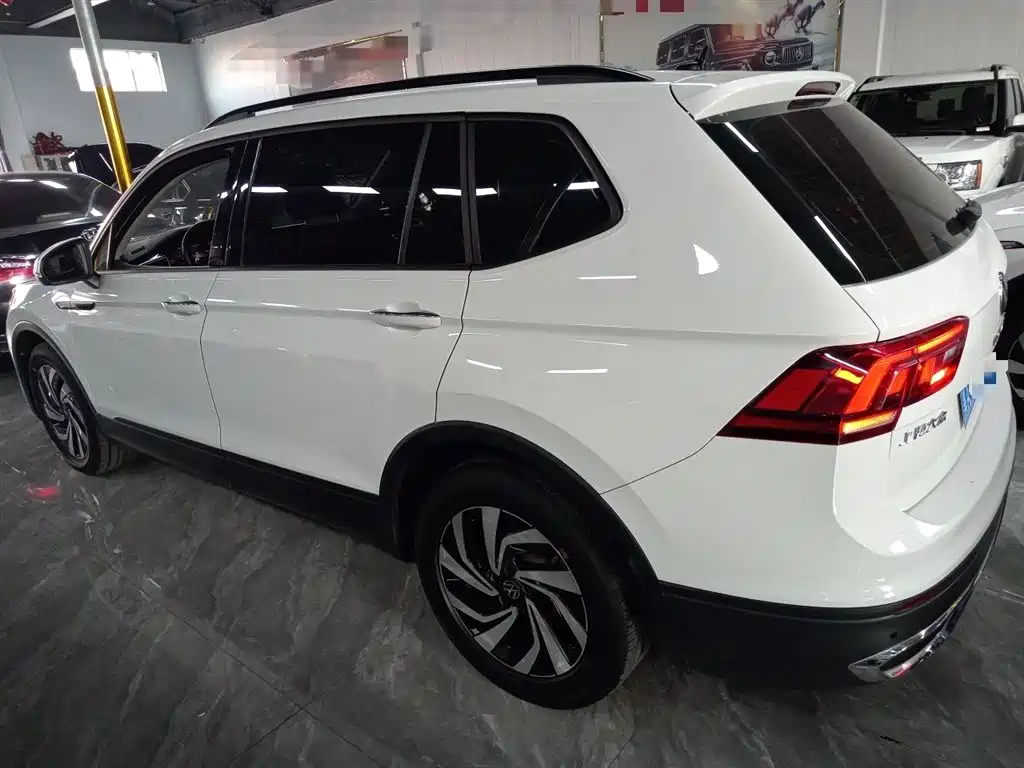 Volkswagen Tiguan L 2023 330TSI Auto 2WD Comfort Edition фото 4