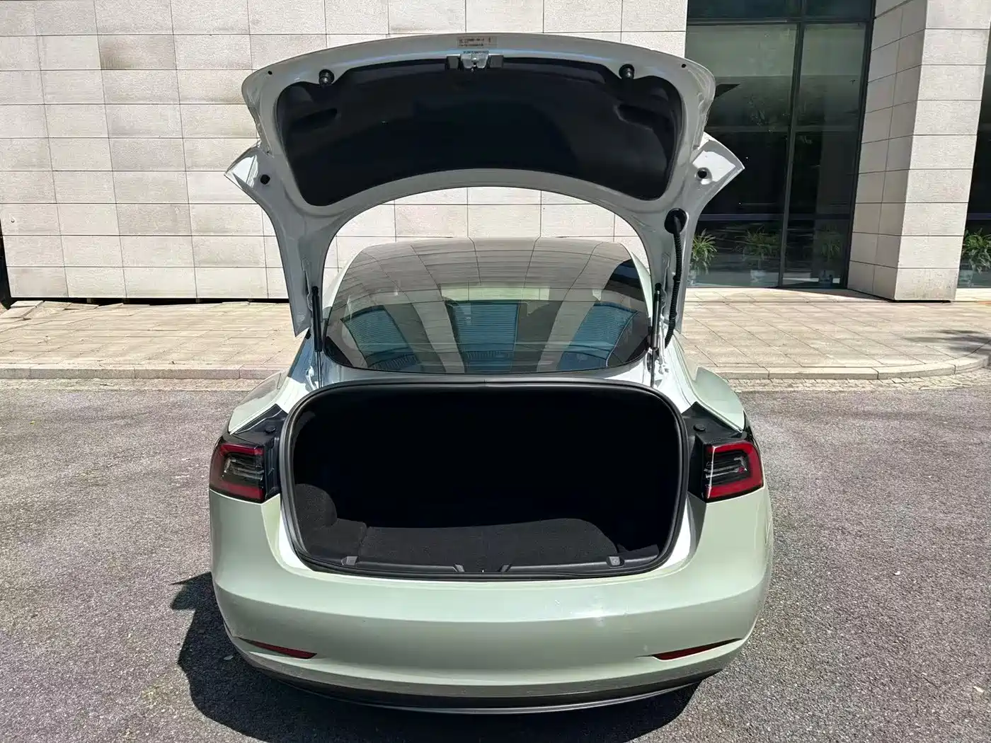 Tesla Model 3 (Import) 2019 2019 Long Range RWD Version
