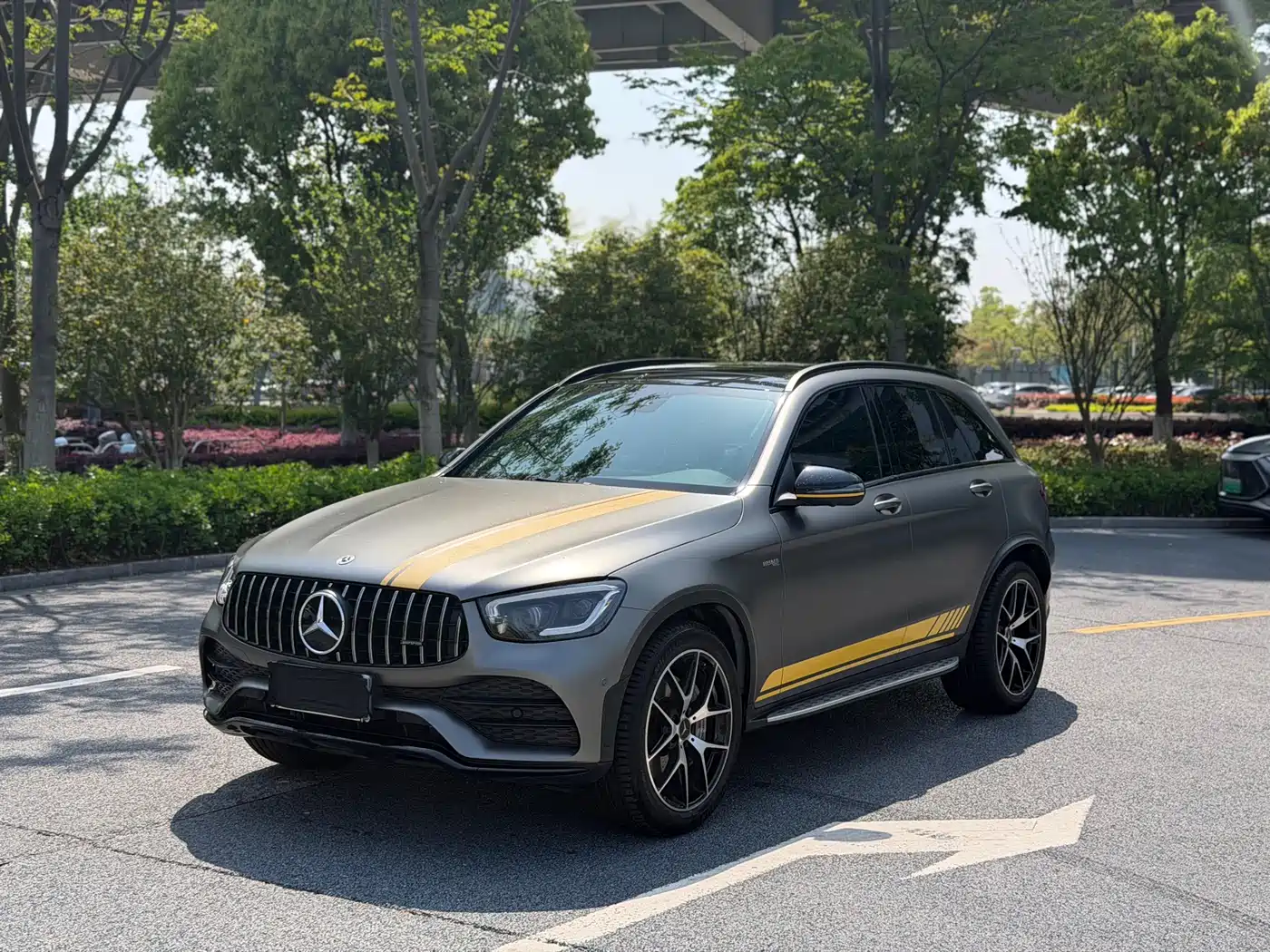 MERCEDES-BENZ GLC AMG