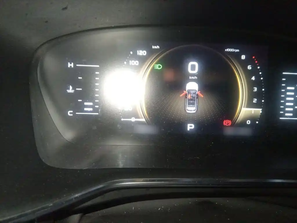 Фото 4 - Geely Atlas