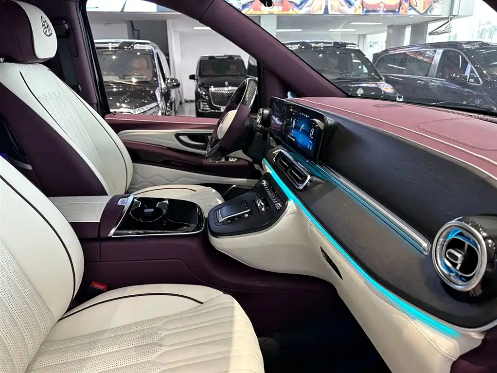 Mercedes-Benz Vito 2024 2.0T Elite Edition 7-Seater фото 7