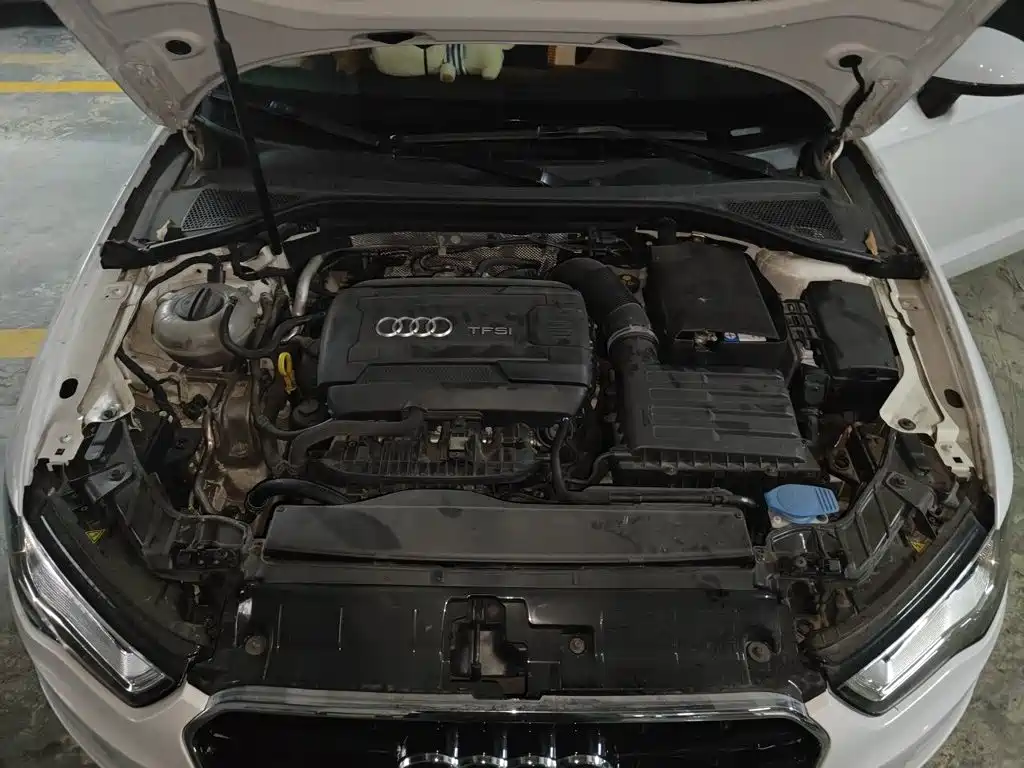 Audi A3 (Import) 2014 2014 Sportback 40 TFSI S line Comfort