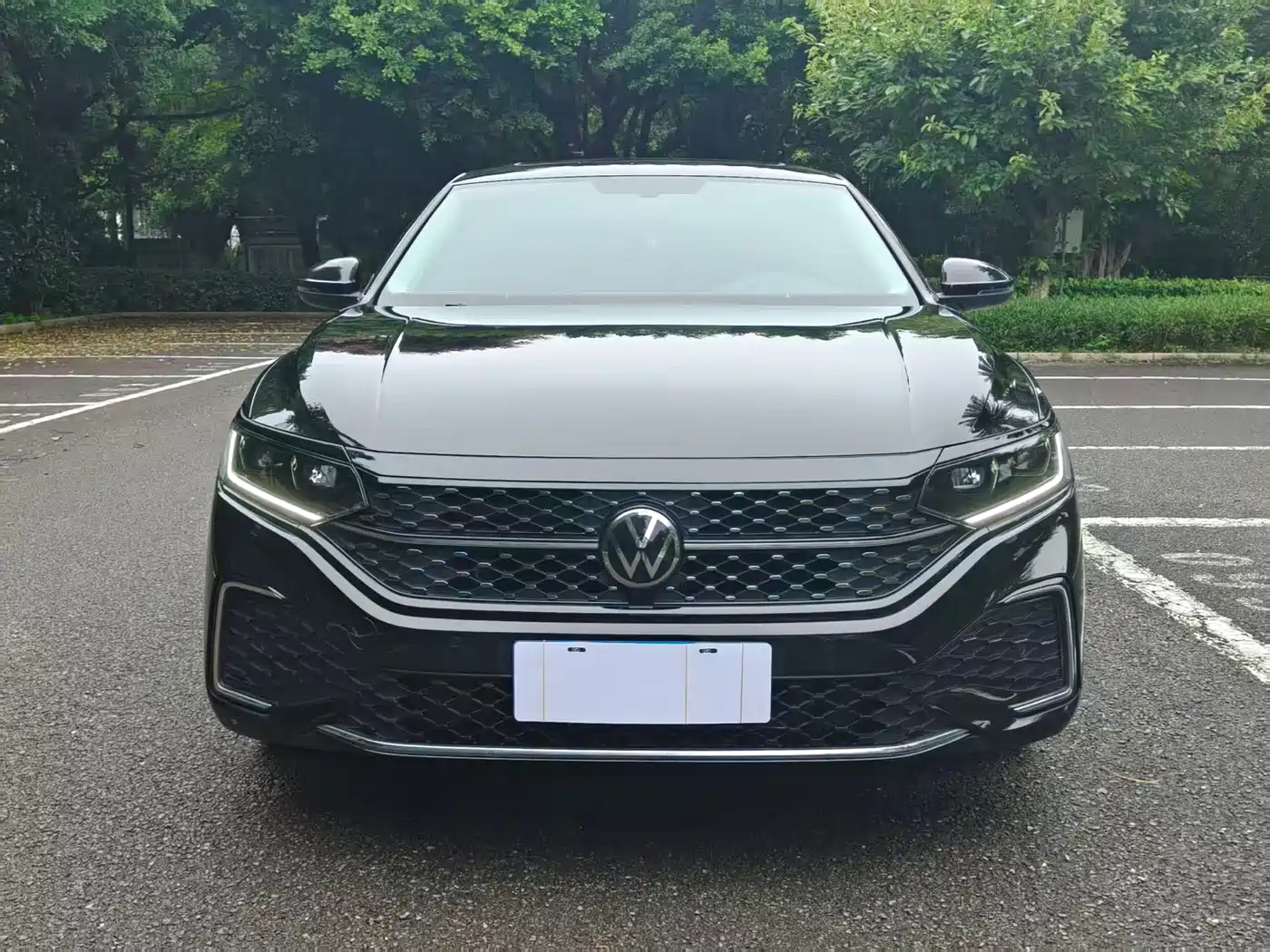 Фото 2 - Volkswagen Passat