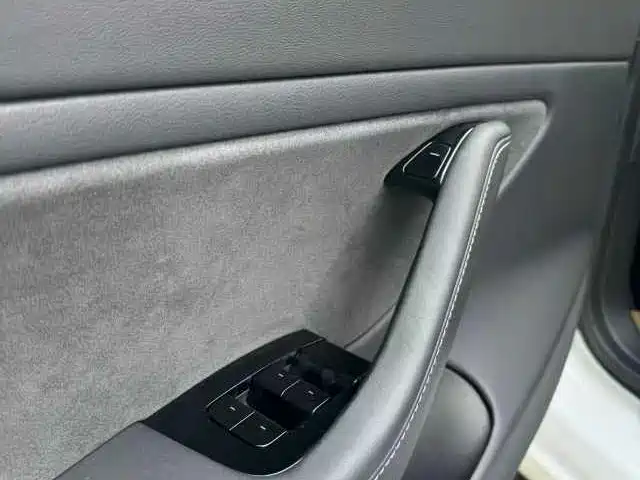 TESLA MODEL 3 (IMPORTED)