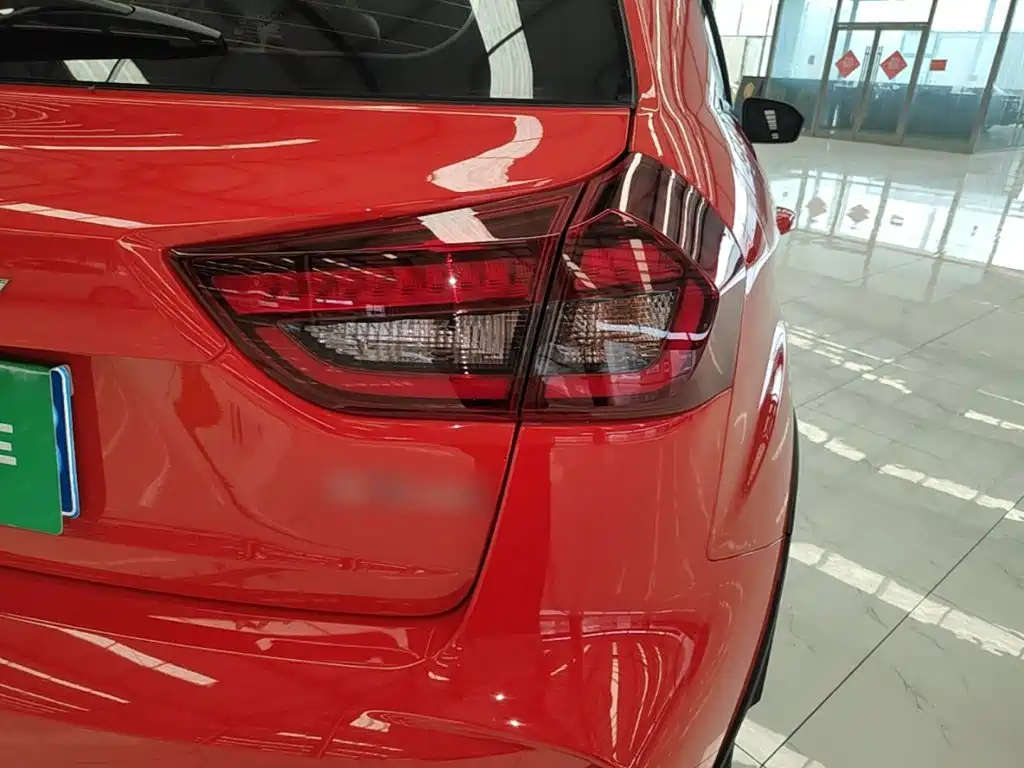 Фото 8 - Geely Vision X3