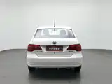 Photo 4 - Volkswagen Jetta