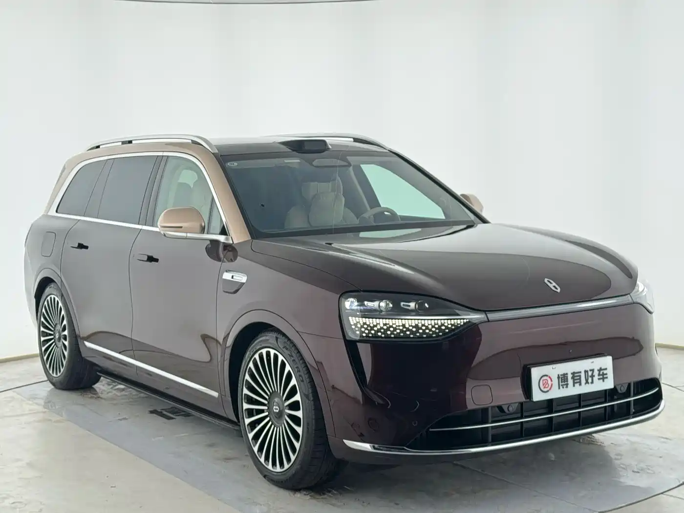 AITO Wenjie AITO M9 2025 Extended Range Ultra 52kWh 6-Seater фото 3
