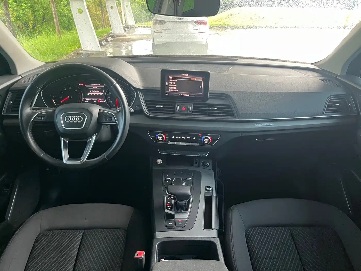 Фото 15 - Audi Q5L