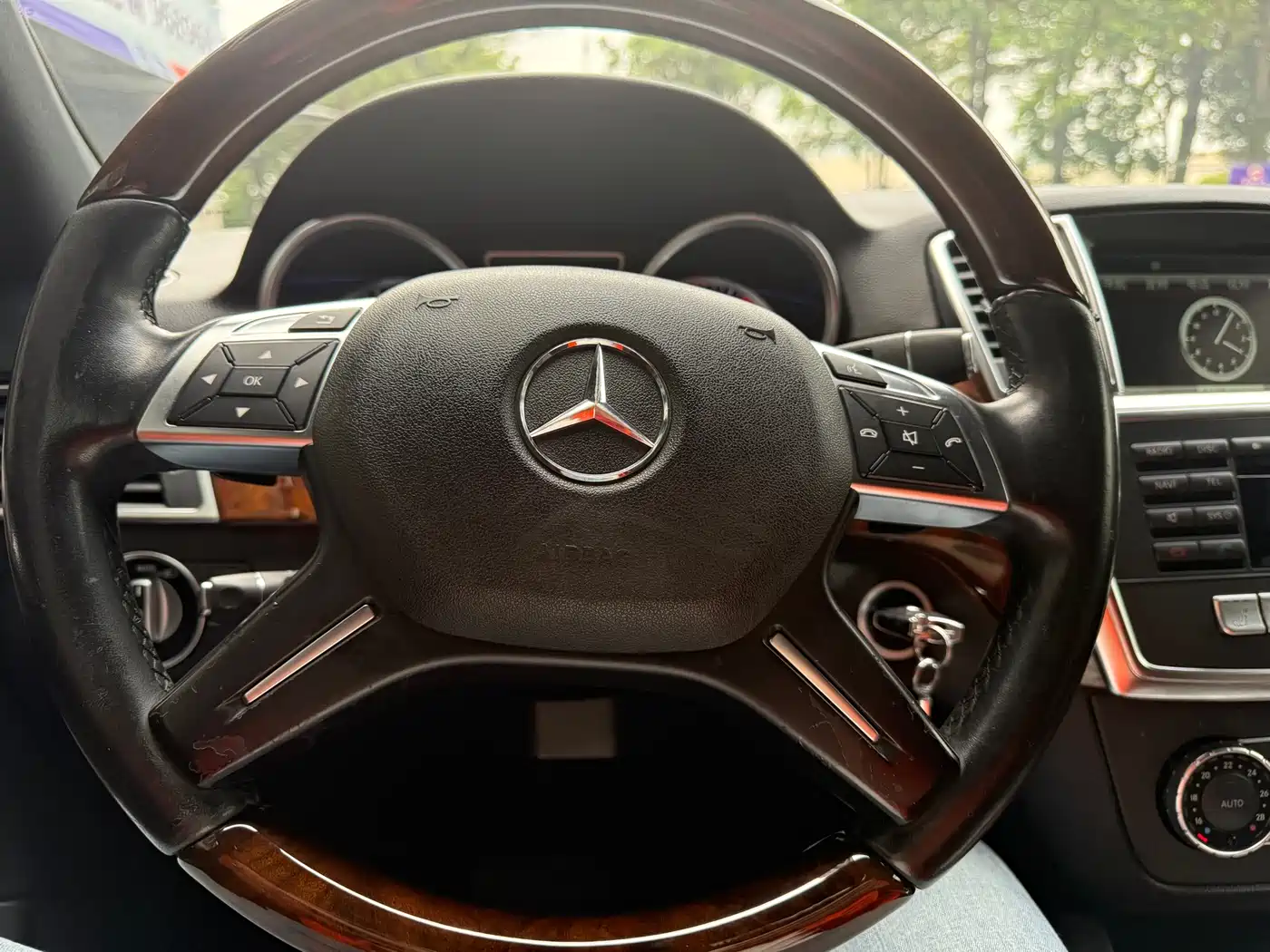 Mercedes-Benz M-Class 2015 ML 400 4MATIC Luxury фото 27