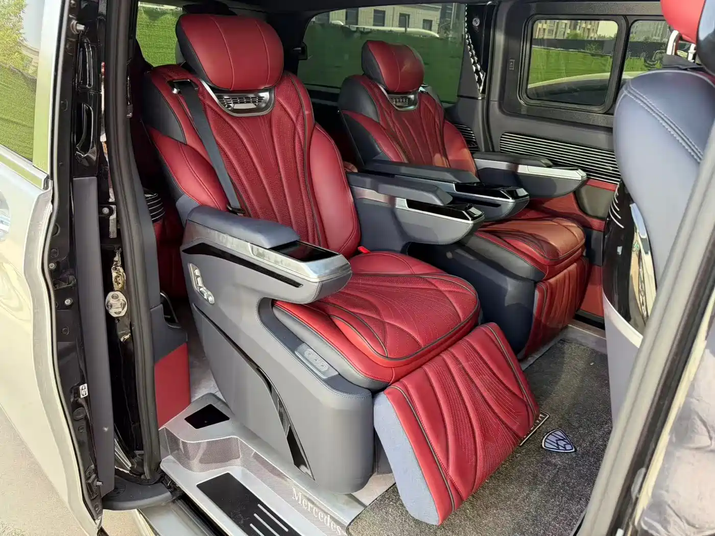 Mercedes-Benz Vito 2024 2.0T Business 7-Seater фото 4