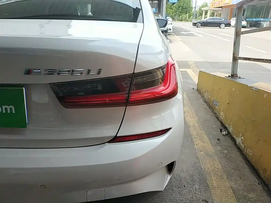 BMW 3 Series 2021 325Li M Sport Package фото 8