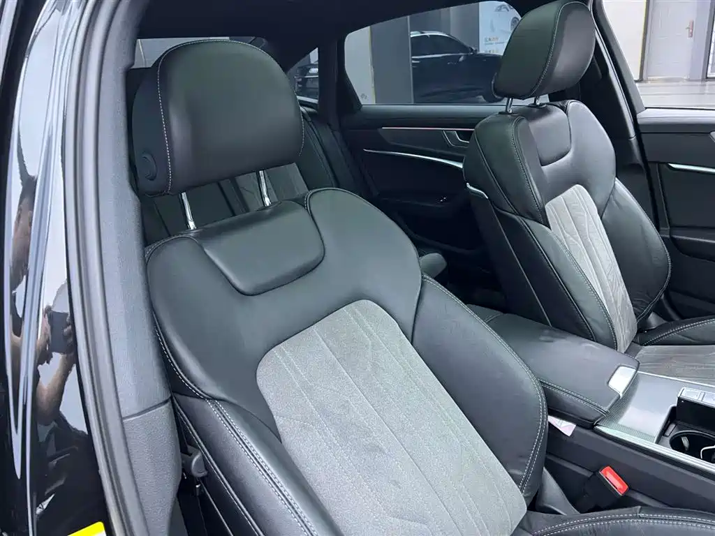Audi Audi A6L New Energy 2022 55 TFSI e quattro 15