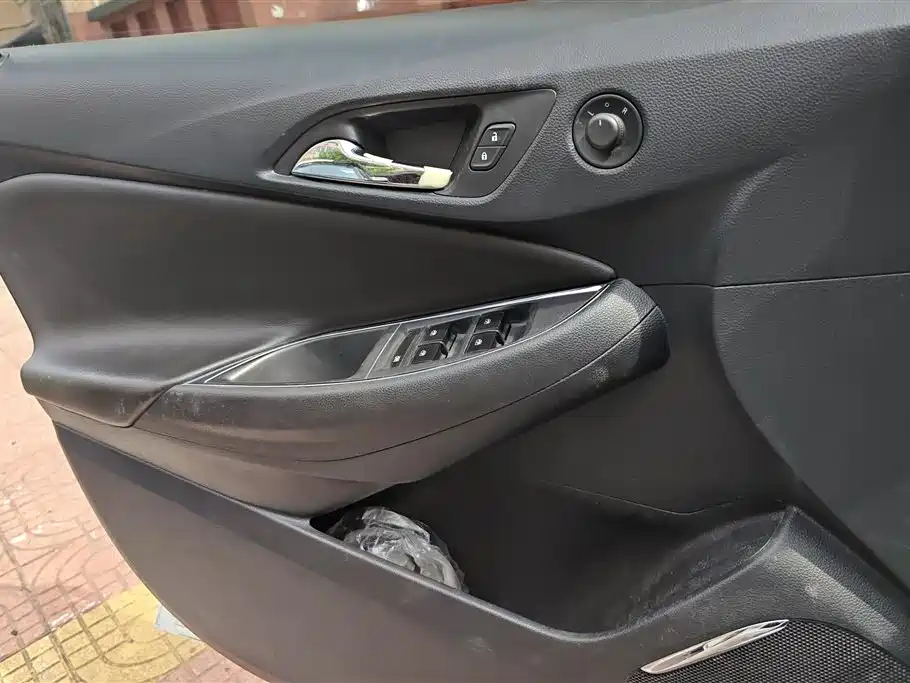 Chevrolet Cruze 2015 1.4T Manual Elite Edition фото 7