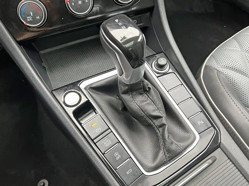Photo 17 - Volkswagen Sagitar