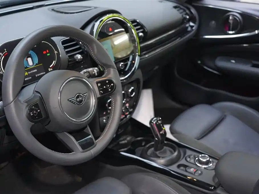 MINI CLUBMAN