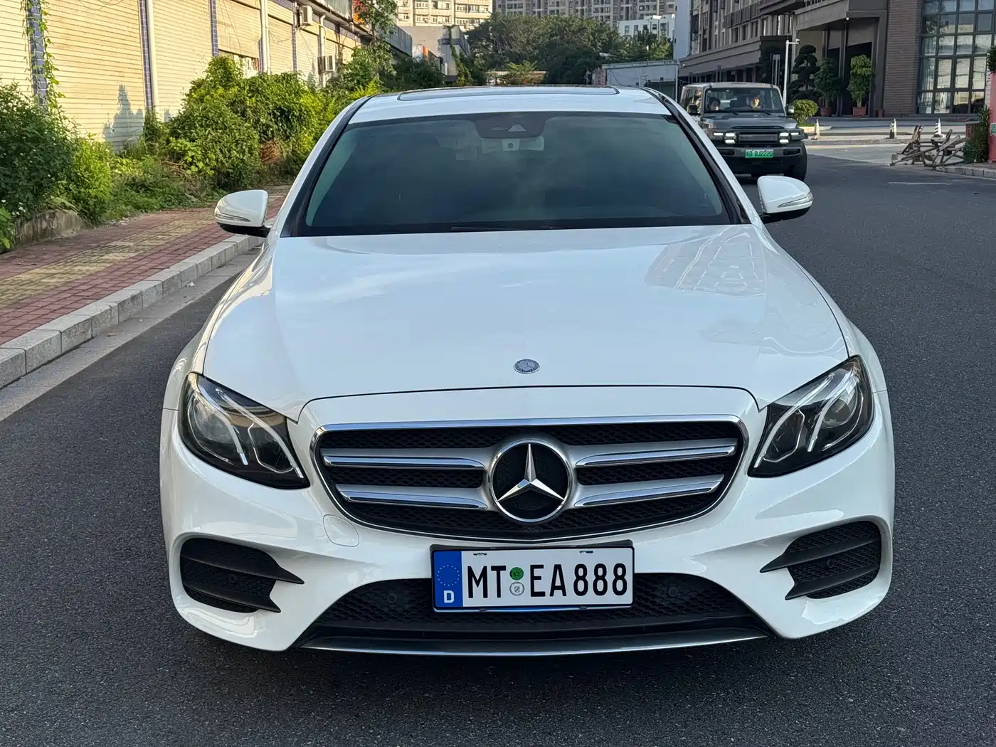 Mercedes-Benz E-Class 2016 E 200 L Sport Type фото 2