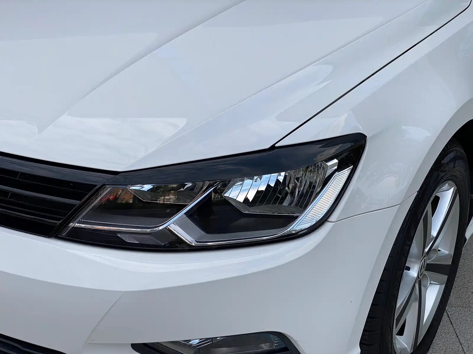صورة 11 - Volkswagen Lamando