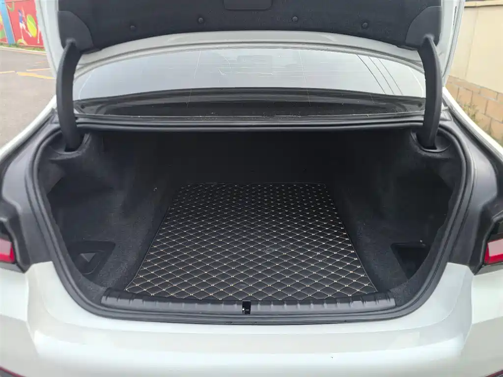 BMW 5 Series 2022 525Li M Sport Package фото 6