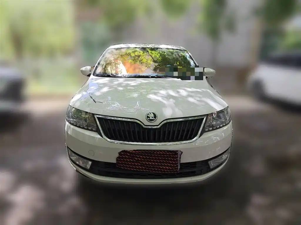 Škoda Rapid 2016 1.6L Automatic Pioneer Edition фото 3