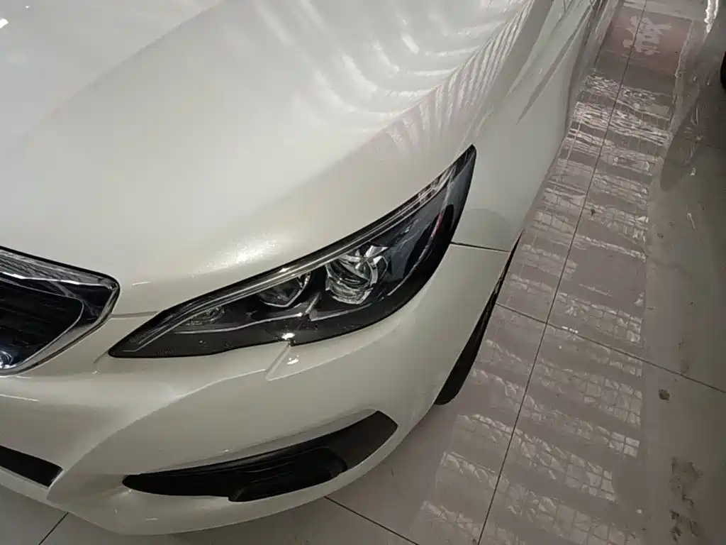 صورة 24 - Peugeot 308