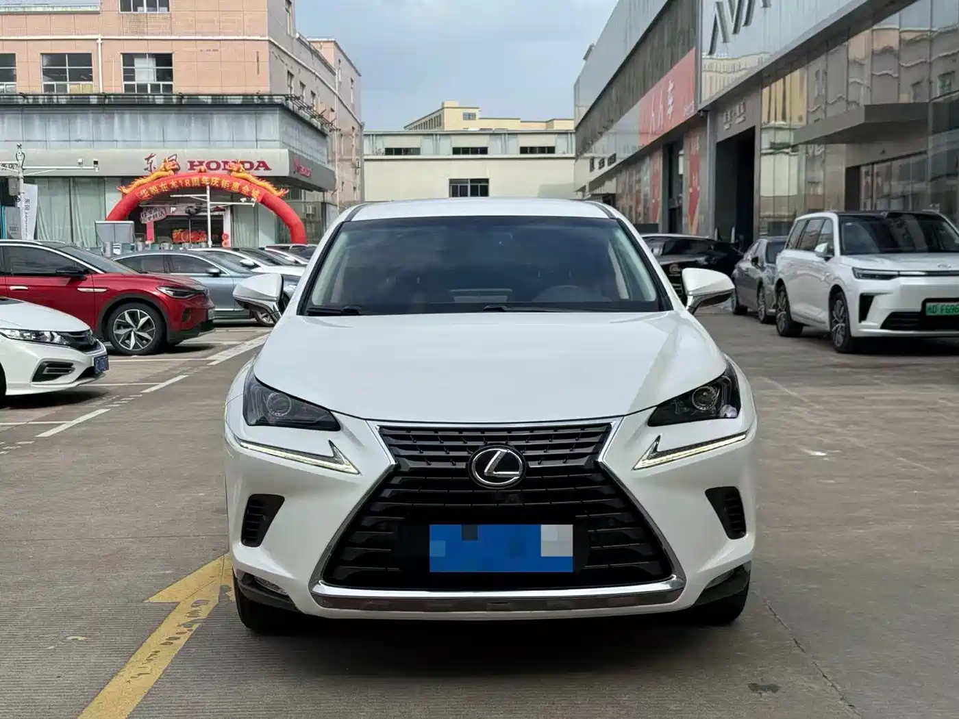 Lexus NX 2018 Model 300 FWD Fengxing Edition фото 2