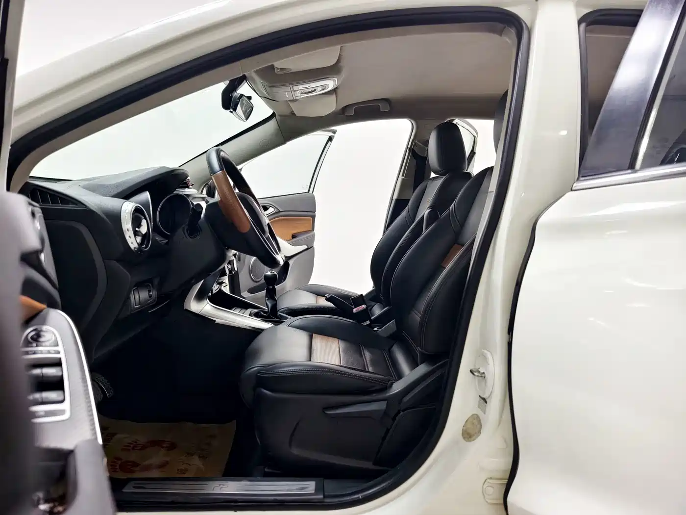 BYD Yuan 2016 2016 1.5L Manual Luxury