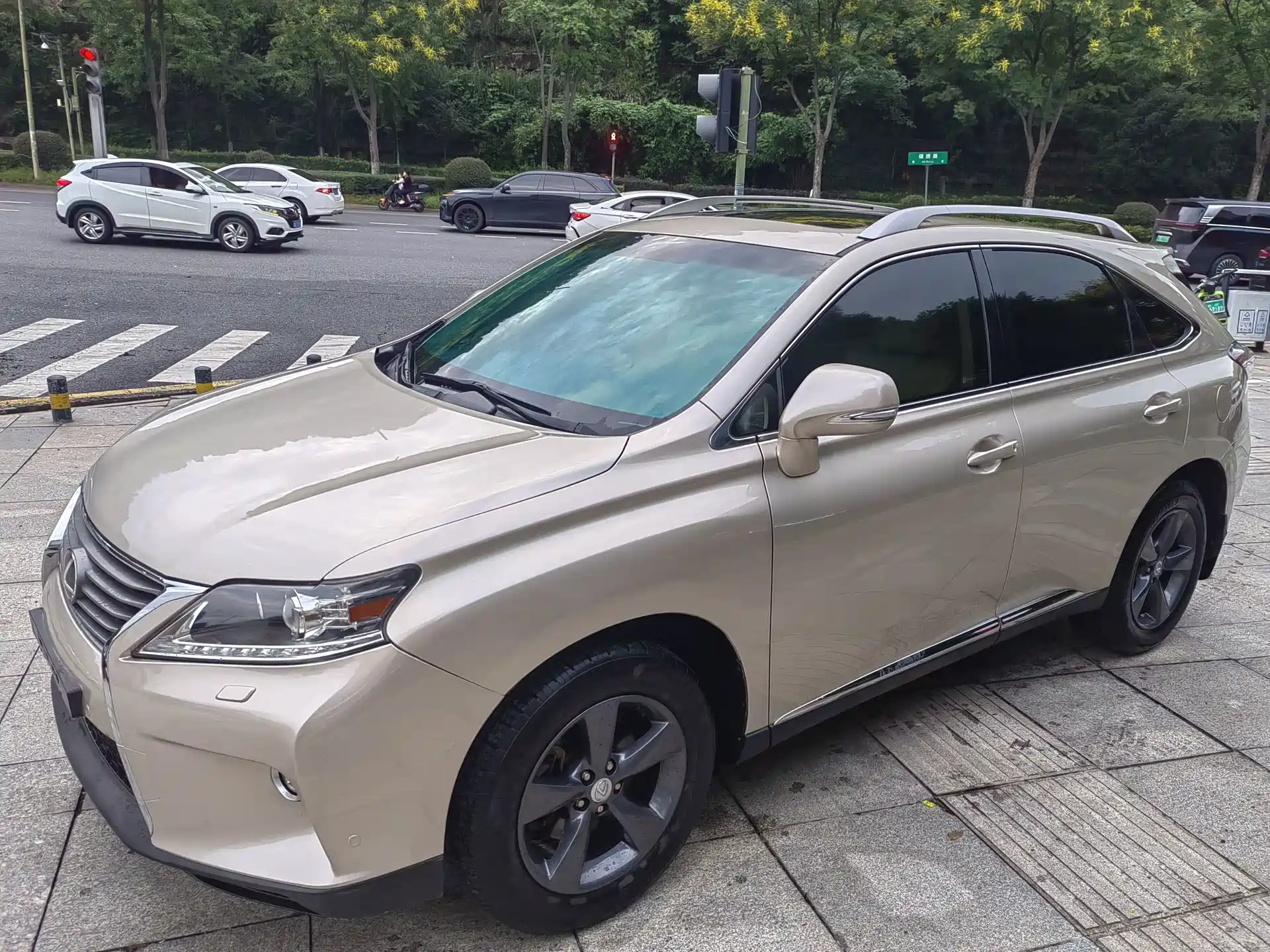 صورة 5 - Lexus RX Classic