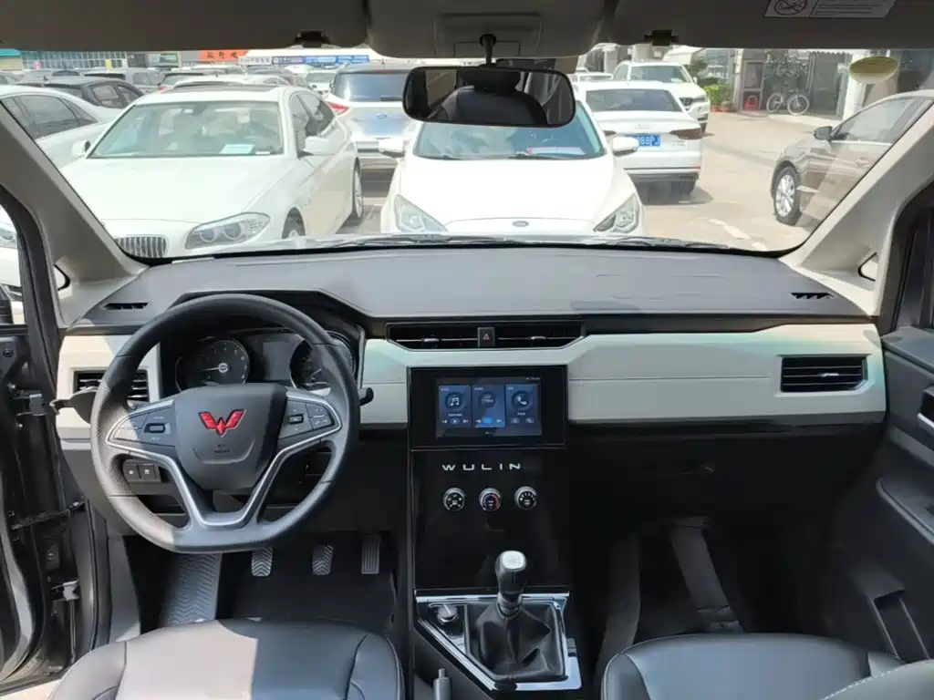 Wuling Motors Wuling Journey 2022 2021 1.5T Manual Luxury Commercial Vehicle