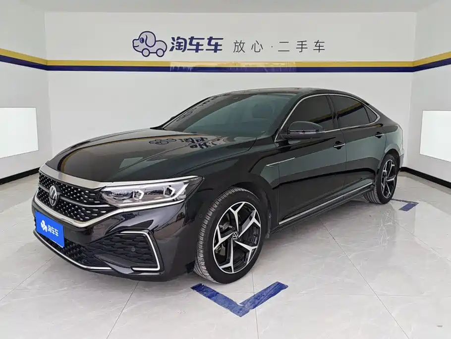 Volkswagen Passat 2023 Facelift 330TSI Starlight Luxury Edition