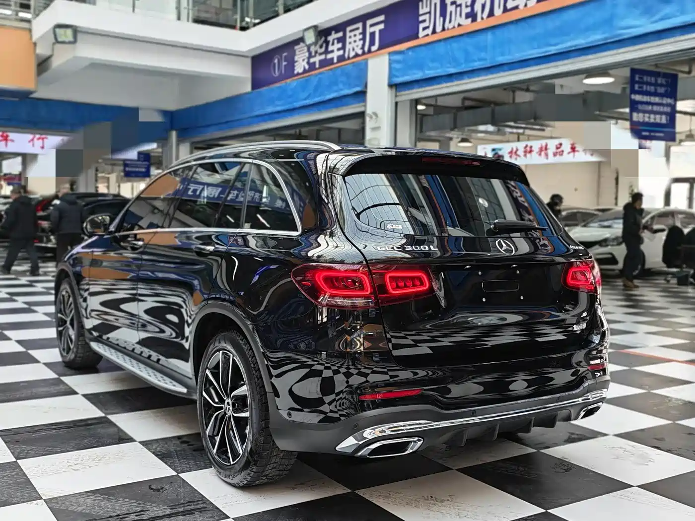 Mercedes-Benz GLC 2020 Facelift GLC 300 L 4MATIC Dynamic фото 4