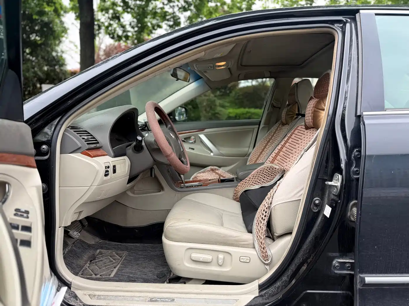 Toyota Camry 2013 200G Classic Luxury Edition фото 5