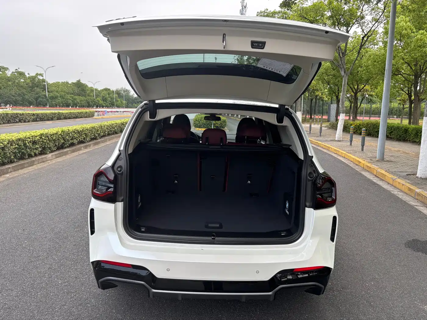 BMW iX3 2024 Innovation Leader фото 10