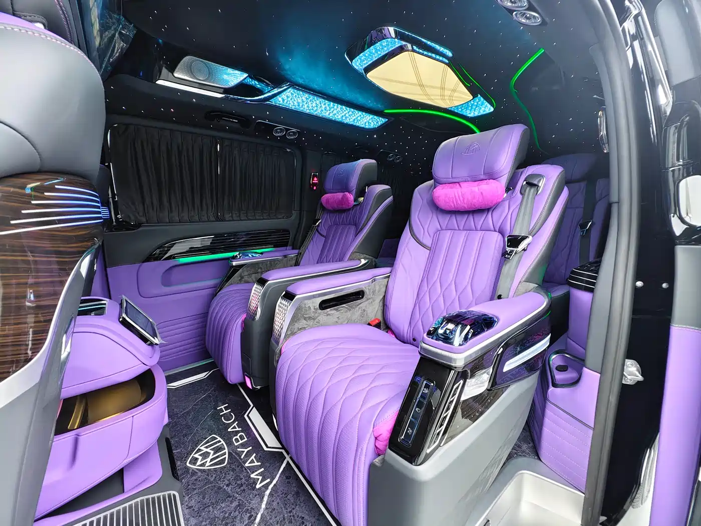 Mercedes-Benz Vito 2024 2.0T Business 7-Seater фото 23